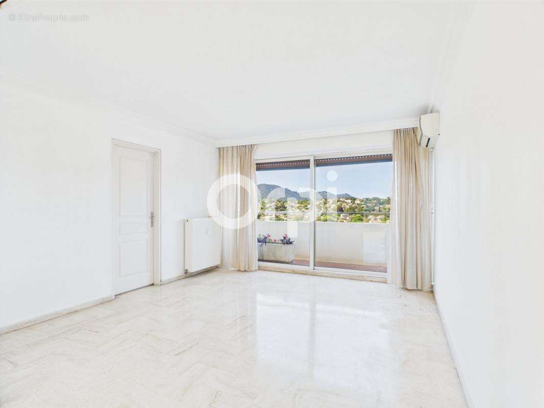 Appartement à MANDELIEU-LA-NAPOULE