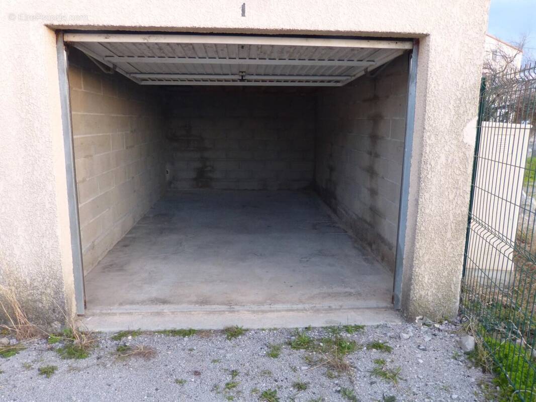 Parking à FRONTIGNAN