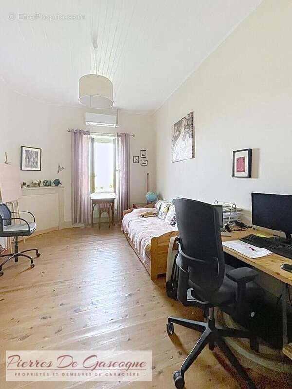 Maison à CASTERA-VERDUZAN