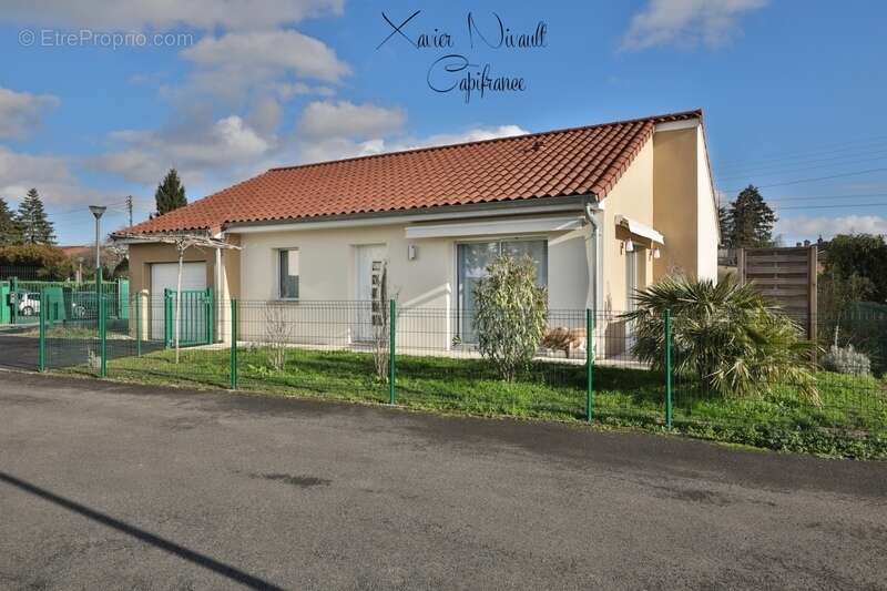 Maison à CHARNAY-LES-MACON