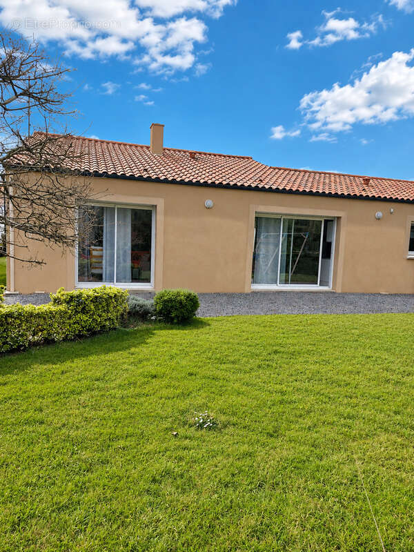 Maison à SAINTE-FLORENCE