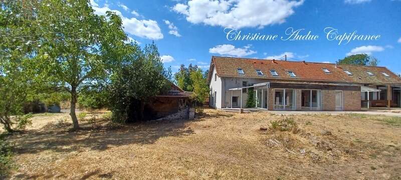 Maison à CHAROLLES