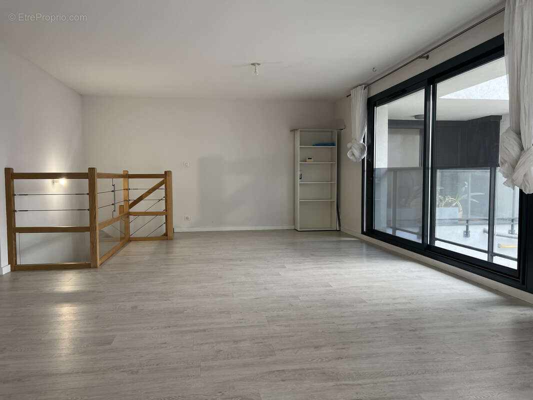 Appartement à COLLONGES-SOUS-SALEVE