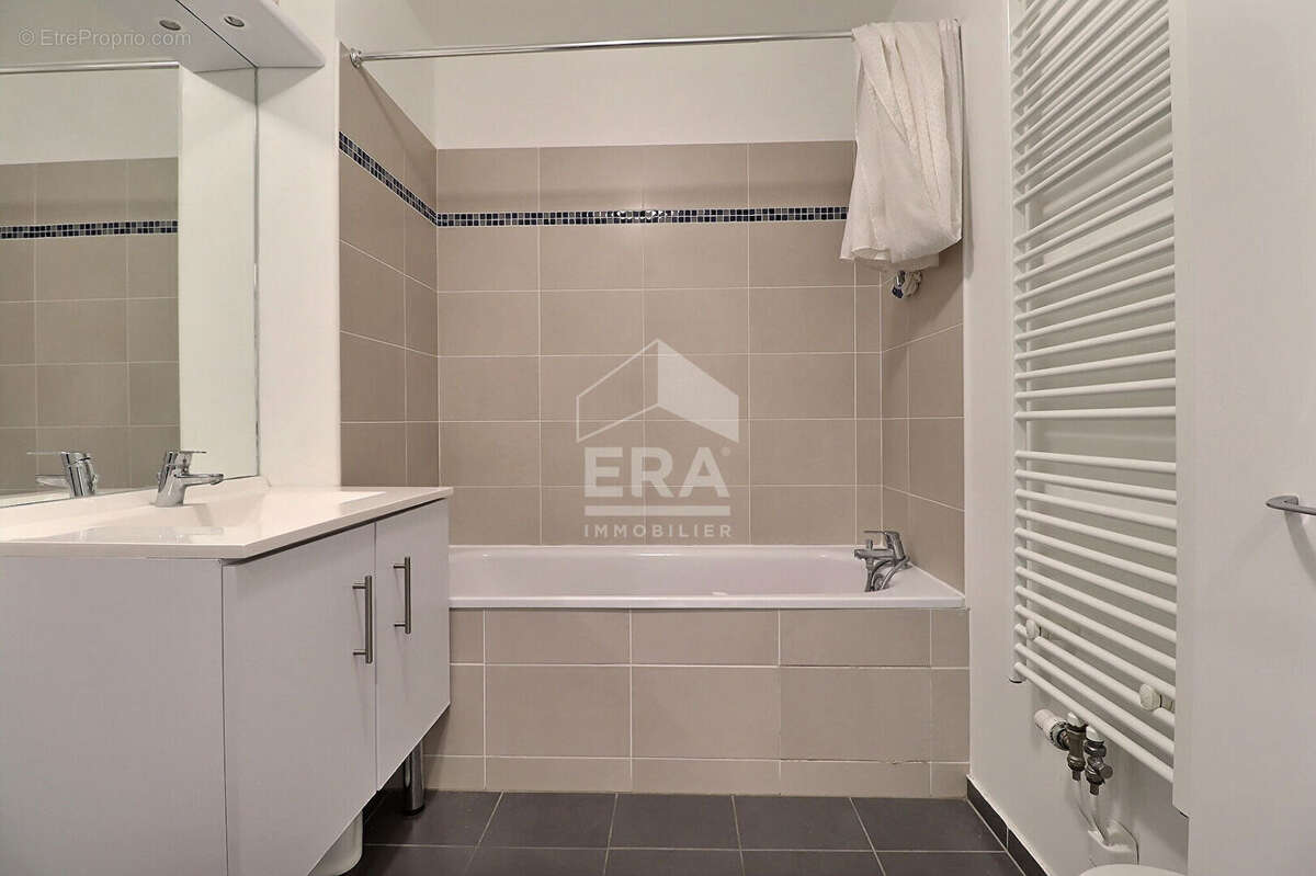 Appartement à AUBERVILLIERS