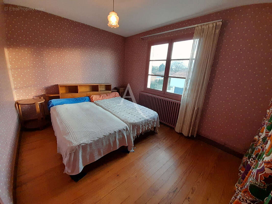 Maison à VILLENEUVE-DE-MARSAN