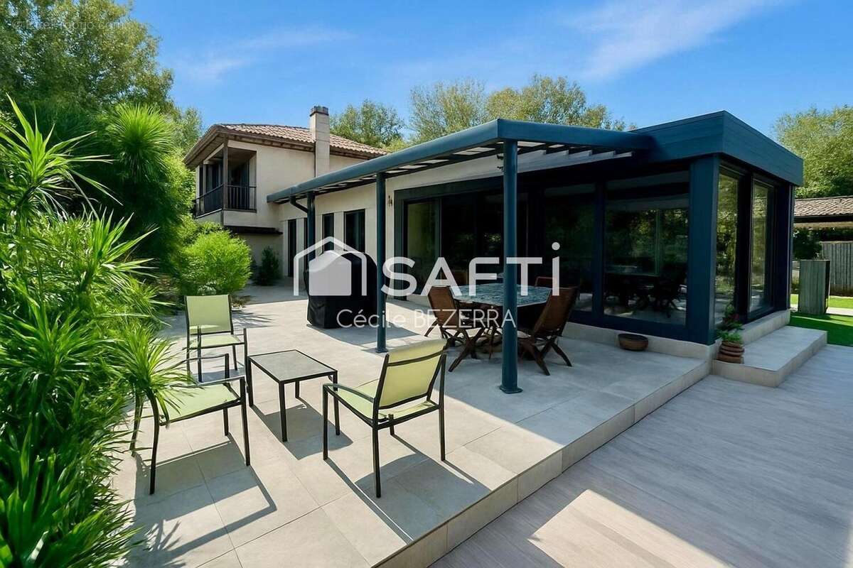 Maison 239 m² à Reans  - photo 2