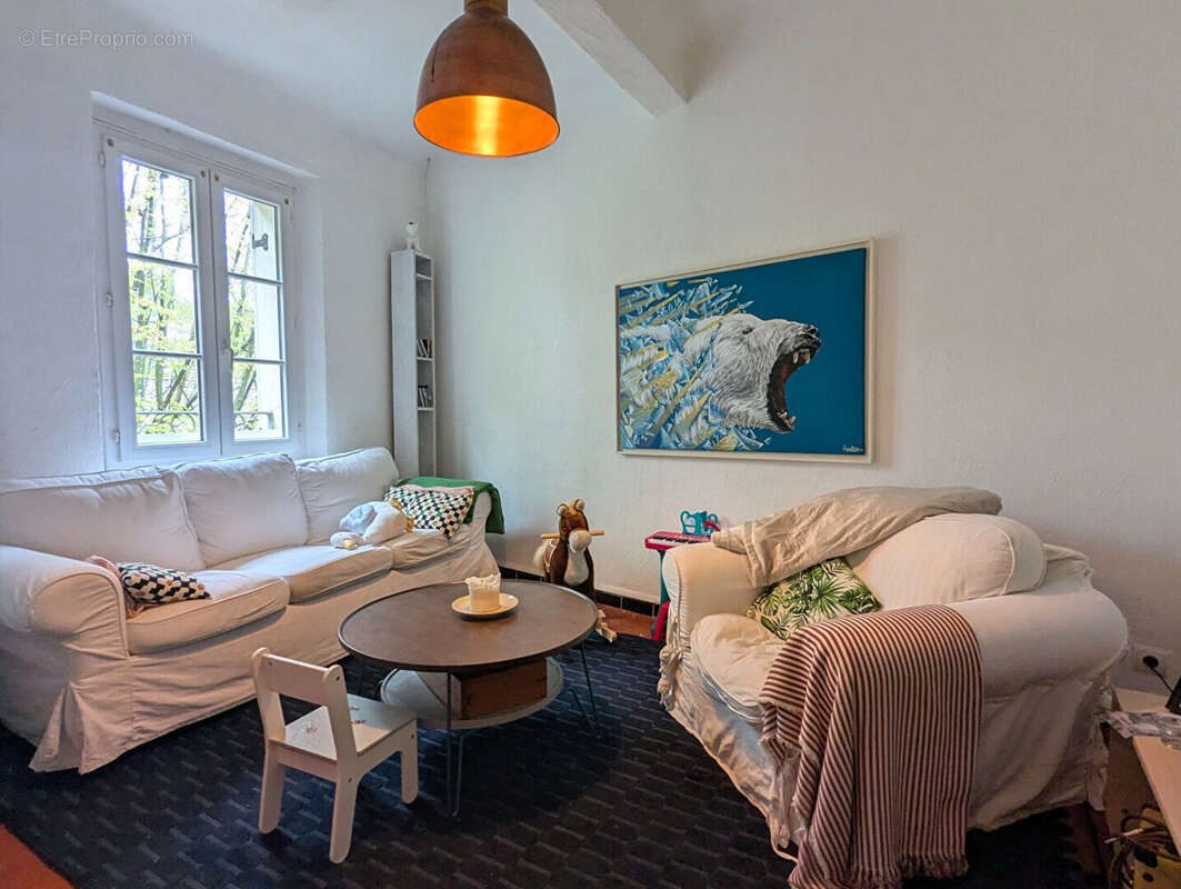 Appartement à SALERNES