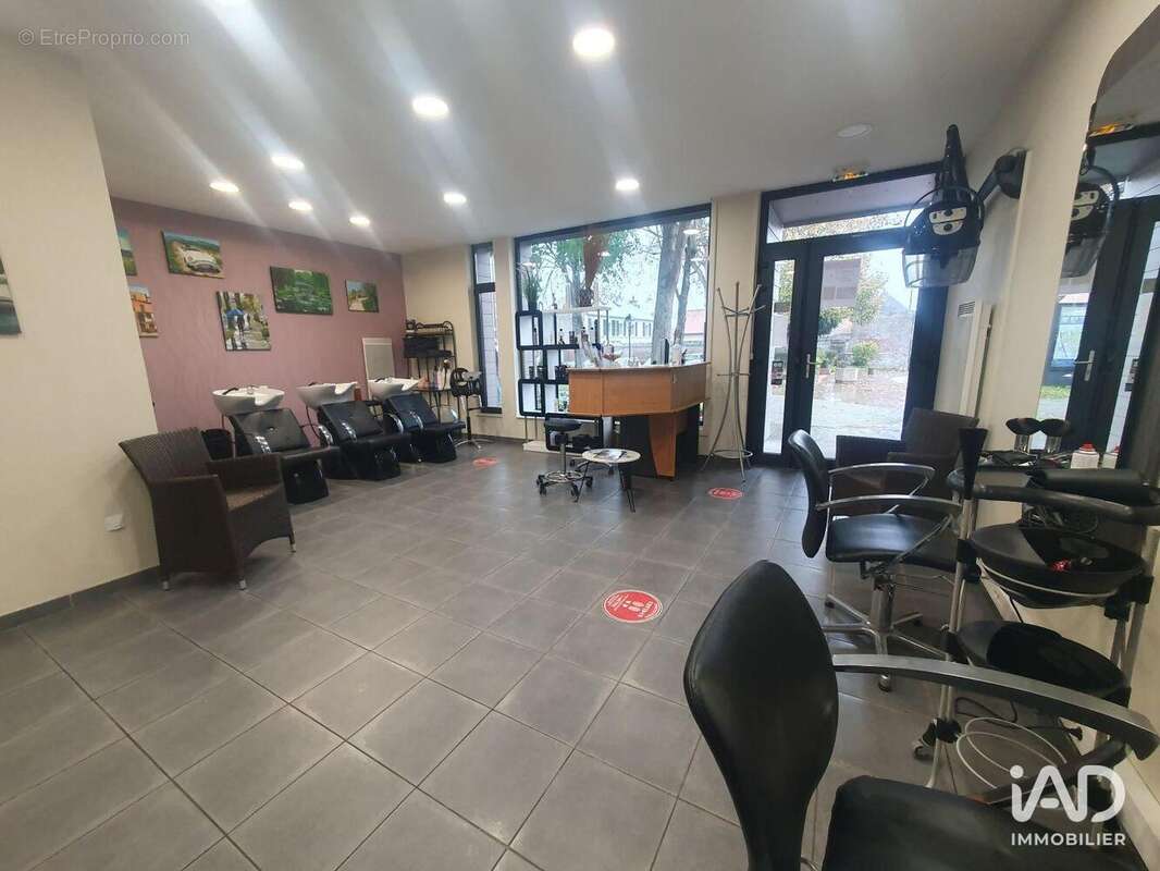 Photo 7 - Commerce à DREUIL-LES-AMIENS