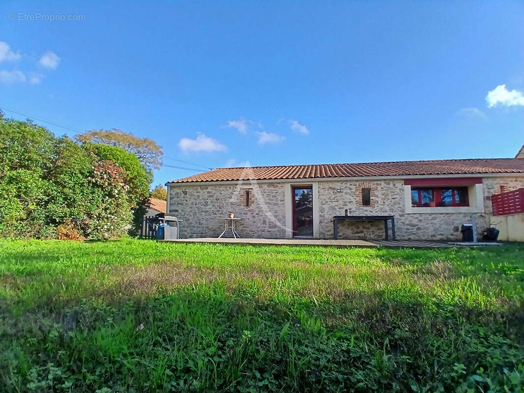 Maison à SAINT-COLOMBAN