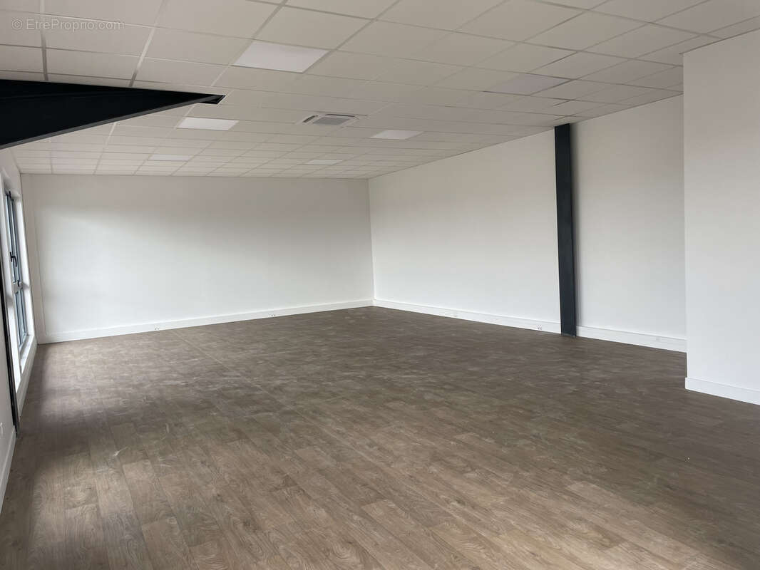 Commerce à LABOISSIERE-EN-THELLE