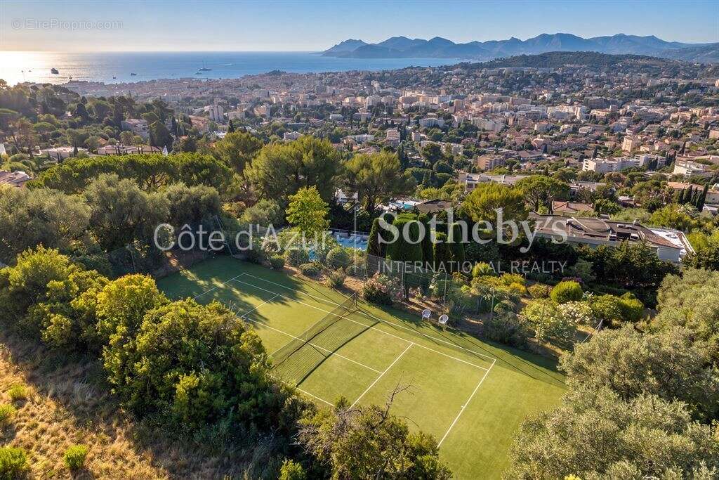 Appartement à LE CANNET
