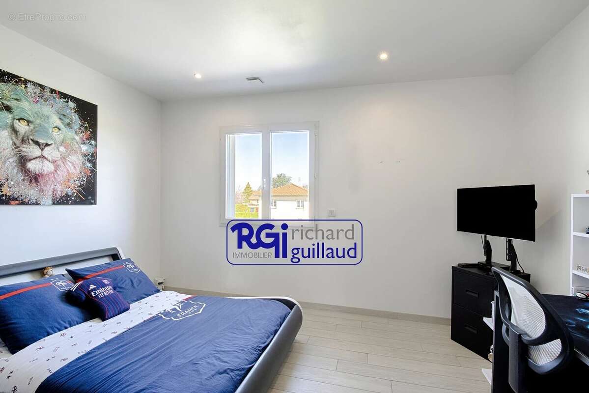 Maison à LA TOUR-DU-PIN