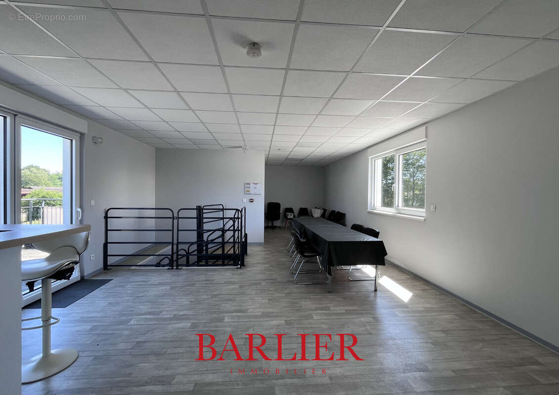 Bureaux de 200m2 et entrepôts de 200m2 - photo 11