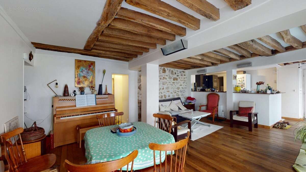 Appartement à PARIS-3E