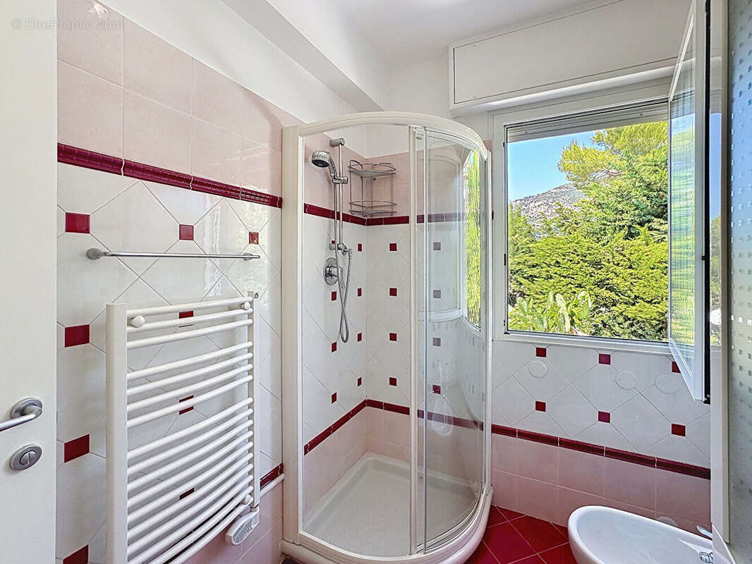 Appartement à ROQUEBRUNE-CAP-MARTIN