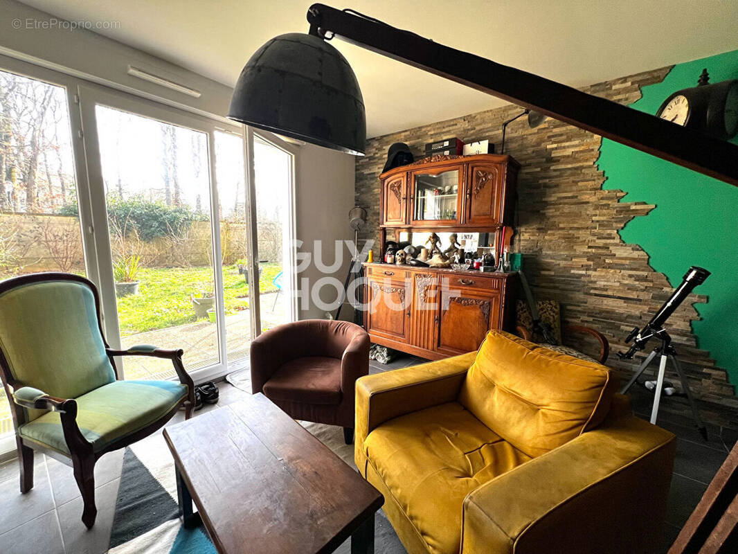 Appartement à OZOIR-LA-FERRIERE