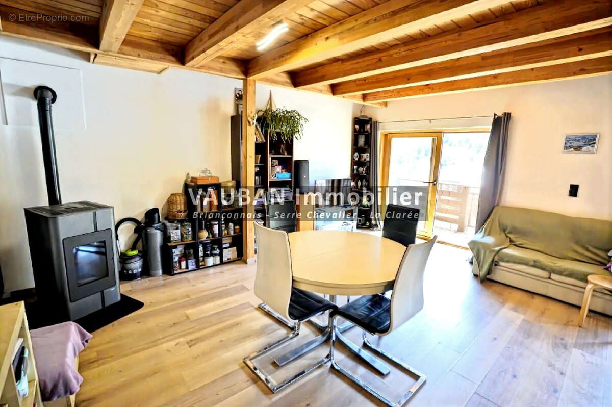 Spacieux duplex de type 4 avec balcon, Résidence récente, à Saint-Martin-de-Queyrières, à 5 min de Briançon - photo 3