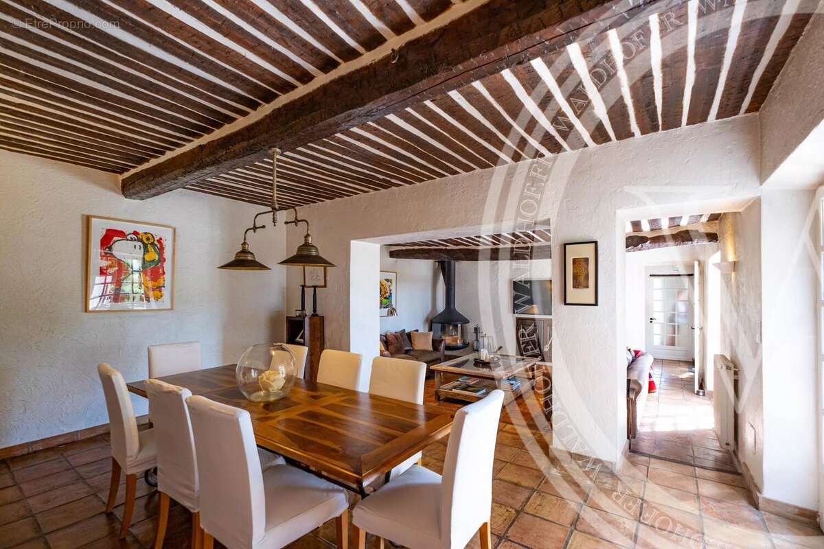 Maison à MOUANS-SARTOUX