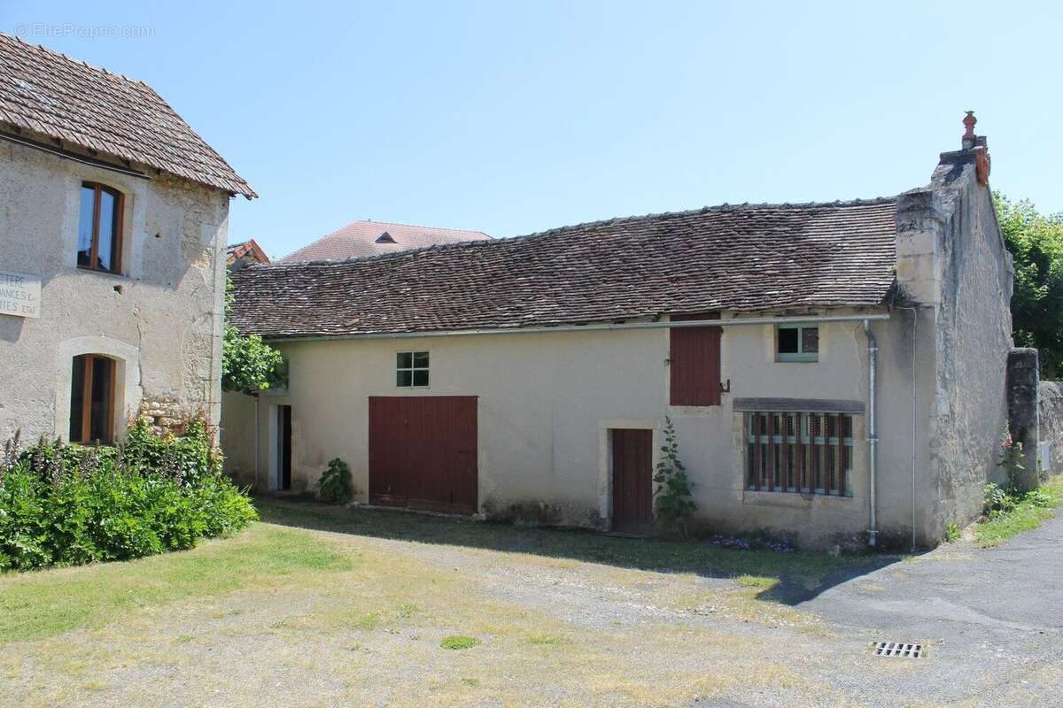 Maison à SAINT-PIERRE-DE-MAILLE