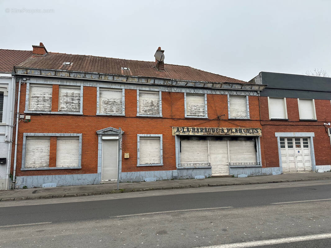 Maison à QUIEVRECHAIN