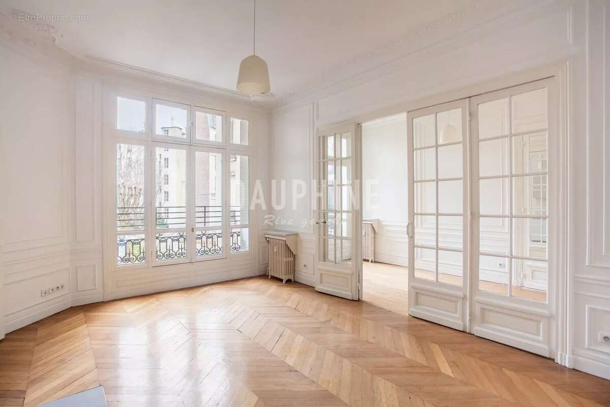 Appartement à PARIS-14E