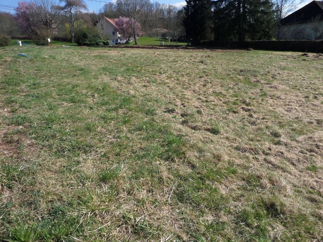 Terrain à HERICOURT