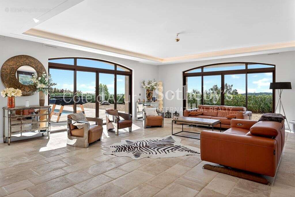 Maison à ROQUEFORT-LES-PINS