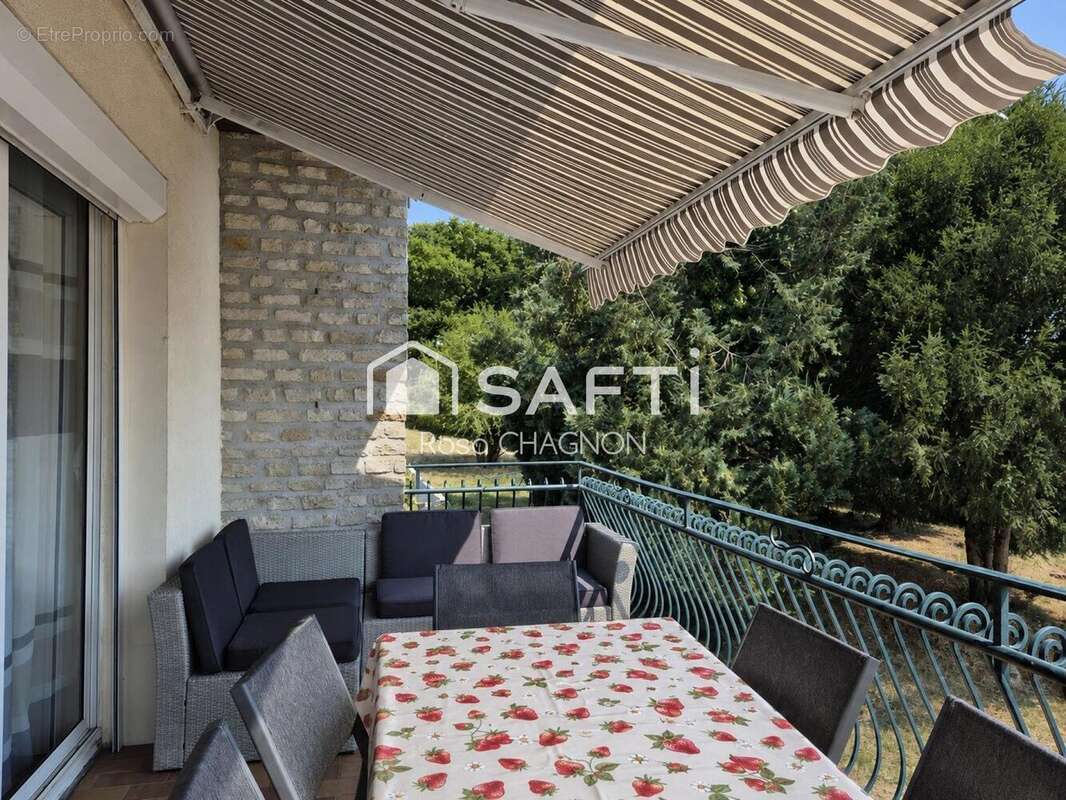 Maison 165 m² à Breuil-Barret  - photo 2