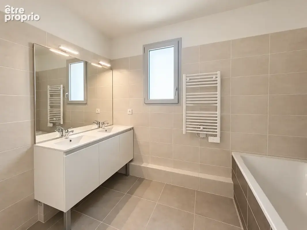 Appartement neuf en triplex de 136,50 m2 avec terrasses   Centre de Six-Fours-les-Plages - photo 9