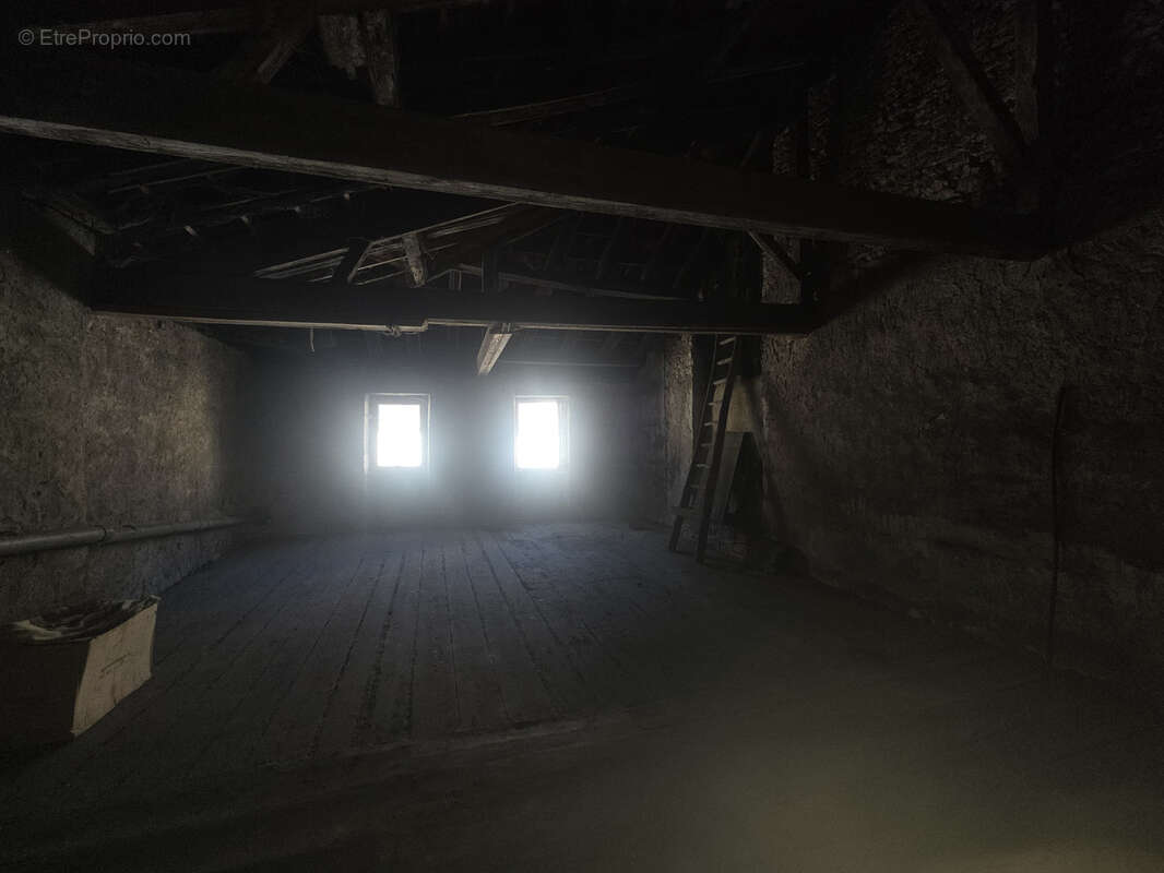 Immeuble de caractère avec fort potentiel au cœur du bourg de Castillonnès - photo 13