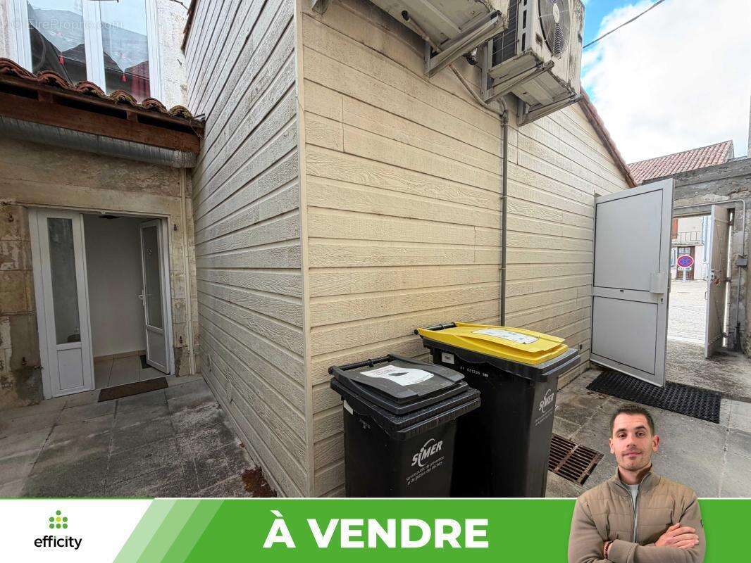 Appartement 12 pièces 183 m² à vendre à Usson-Du-Poitou (86350) - photo 9