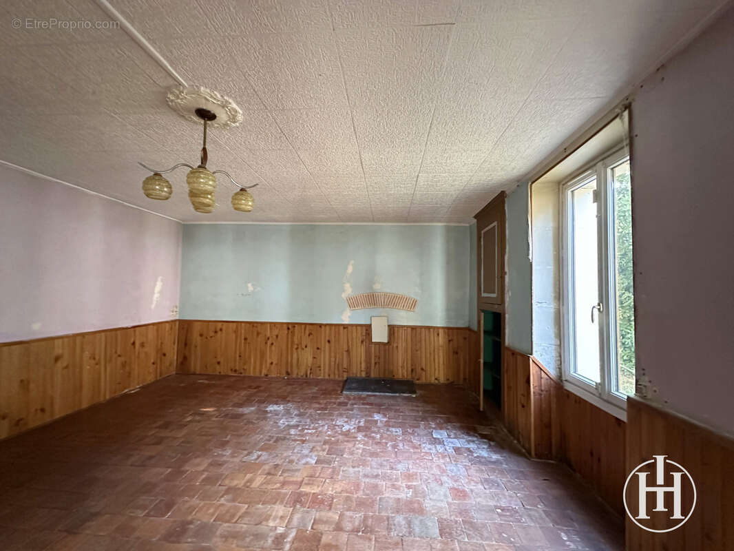 À VENDRE : Ensemble immobilier de caractère   2 maisons indépendantes avec fort potentiel - - photo 11