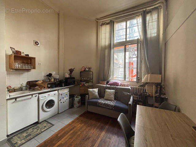Appartement à PARIS-17E