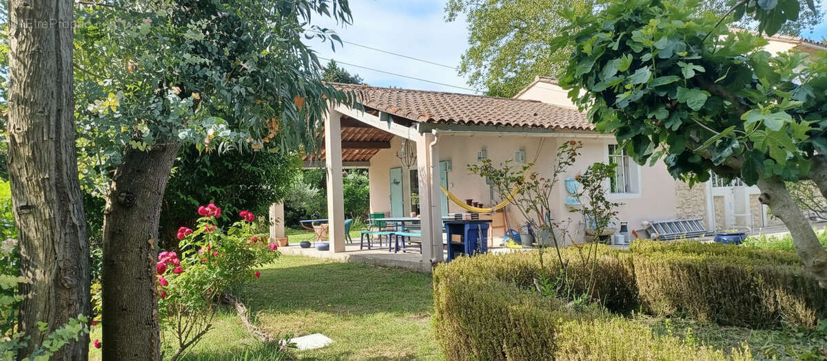 Maison à L'ISLE-SUR-LA-SORGUE