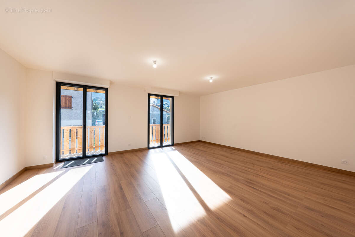 Appartement à EVIAN-LES-BAINS