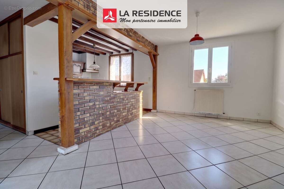 Maison 102 m² à Saint-Pierre-Du-Vauvray  - photo 4