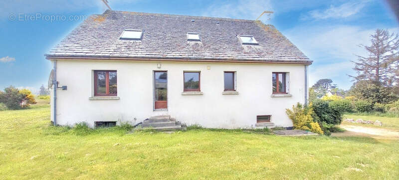 Maison néo-bretonne. Vue mer. Cinq chambres. Terrain de plus de 4000m2 - photo 3