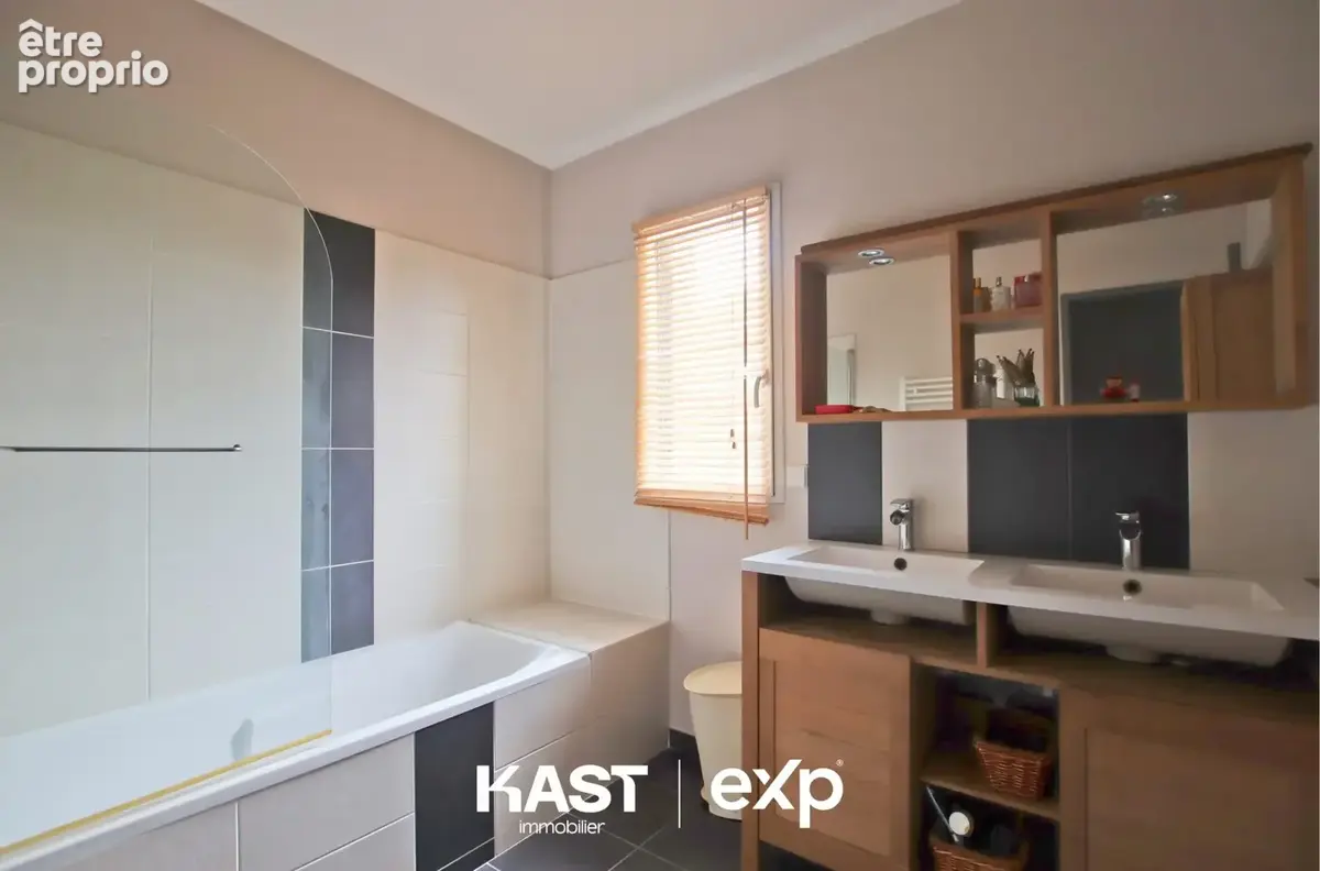 Maison 6 pièces 117 m² à vendre à Chateaugiron (35410) - photo 8