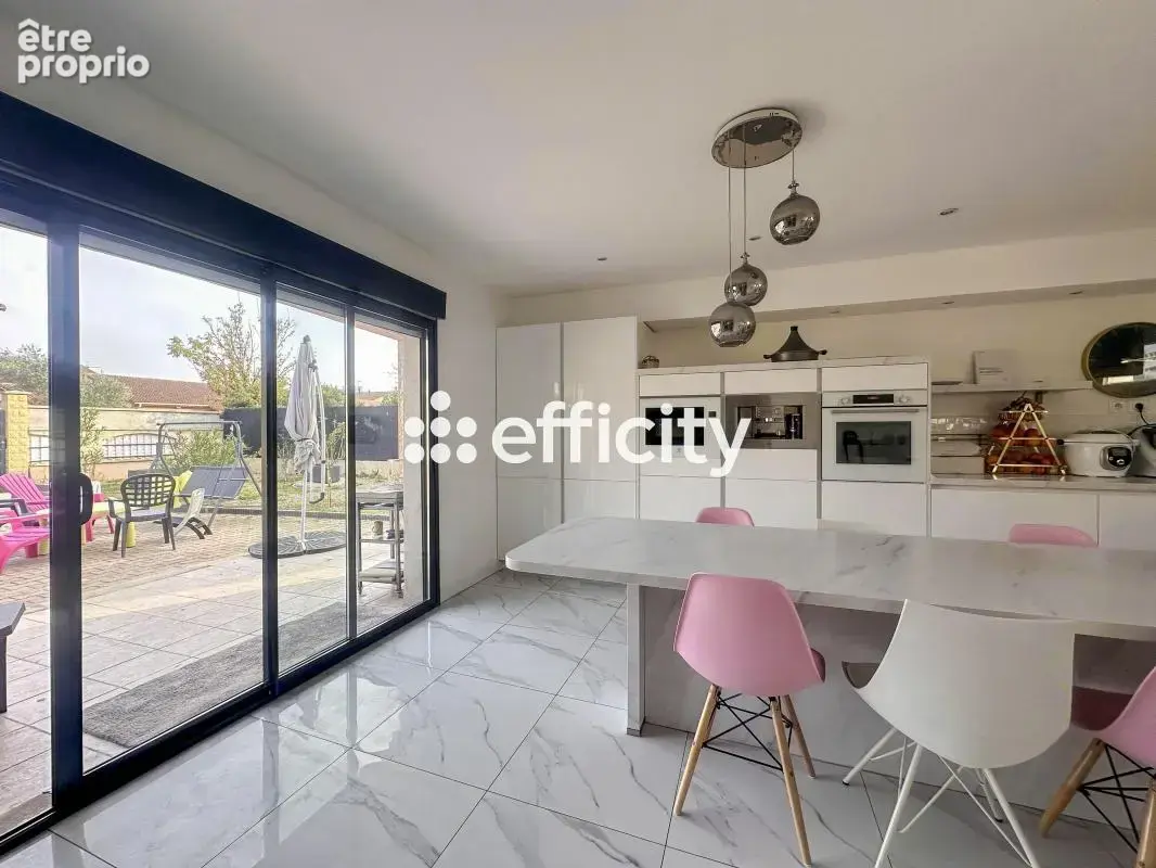 Maison 5 pièces 180 m² à vendre à Vaulx-En-Velin (69120) - photo 18