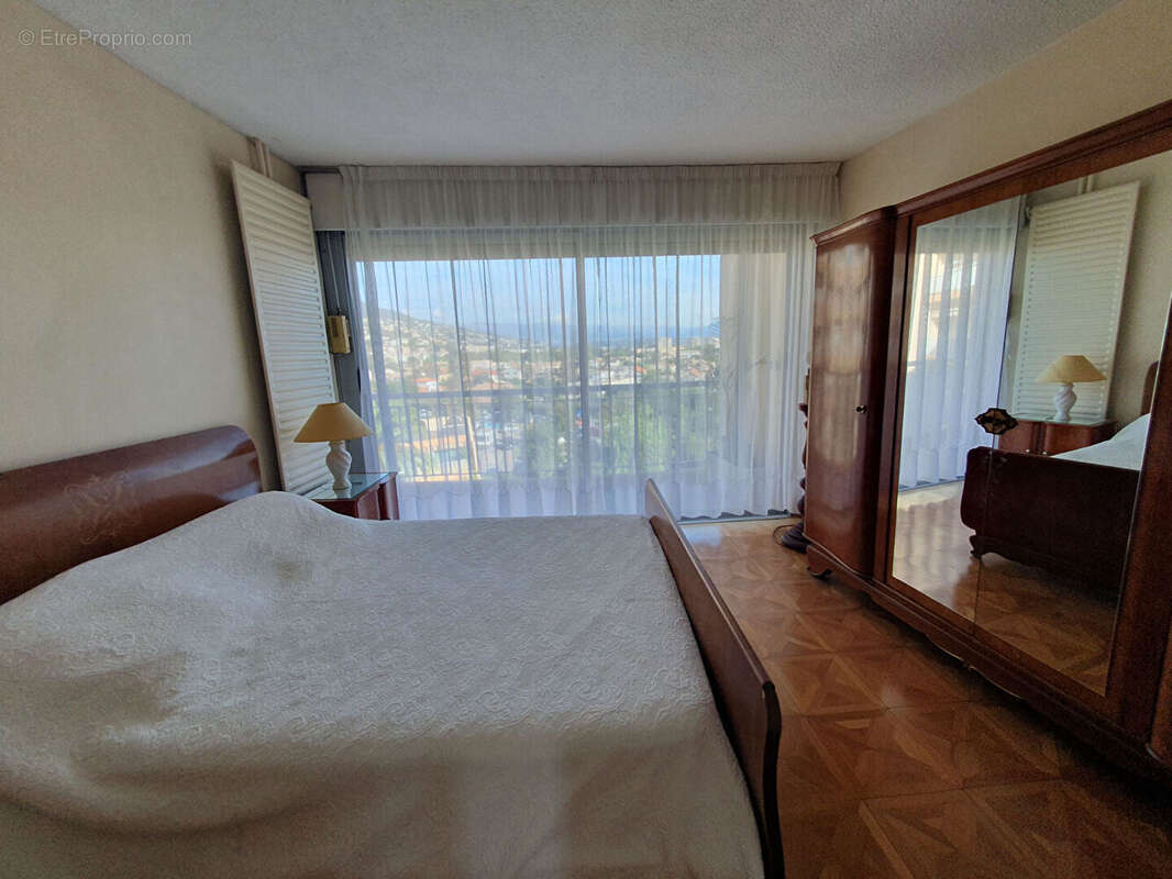 Appartement à MANDELIEU-LA-NAPOULE