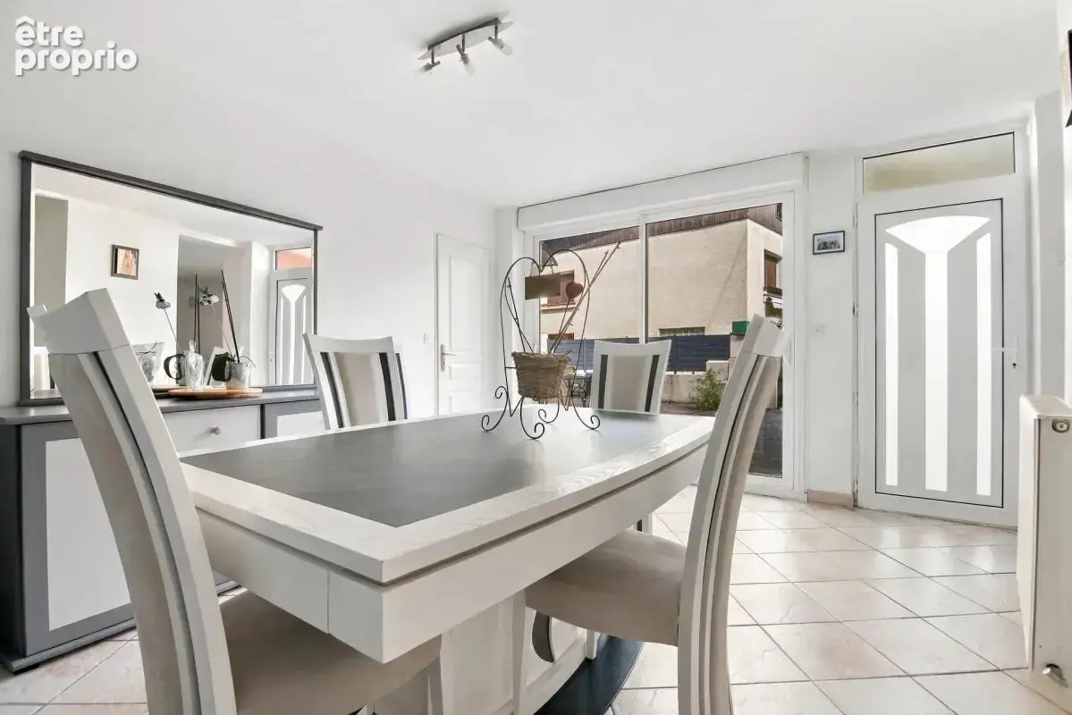 Maison de 6 pièces de 138 m² à Varces-Allières-et-Risset - photo 4