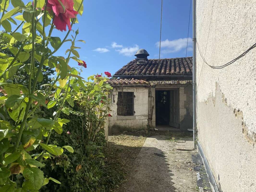 Maison de village de 4 chambres avec jardin et potentiel atelier - photo 5