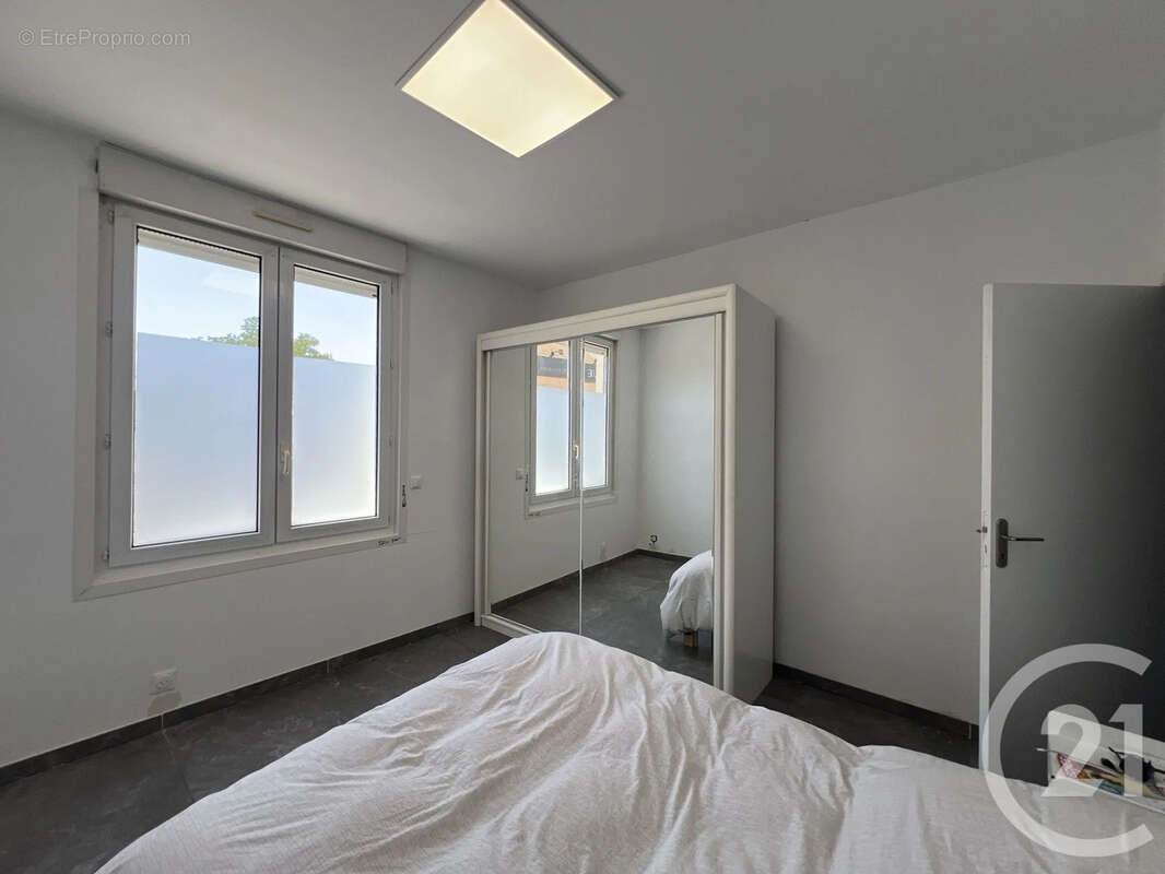 Appartement 42 m² à Lacroix-Falgarde  - photo 5