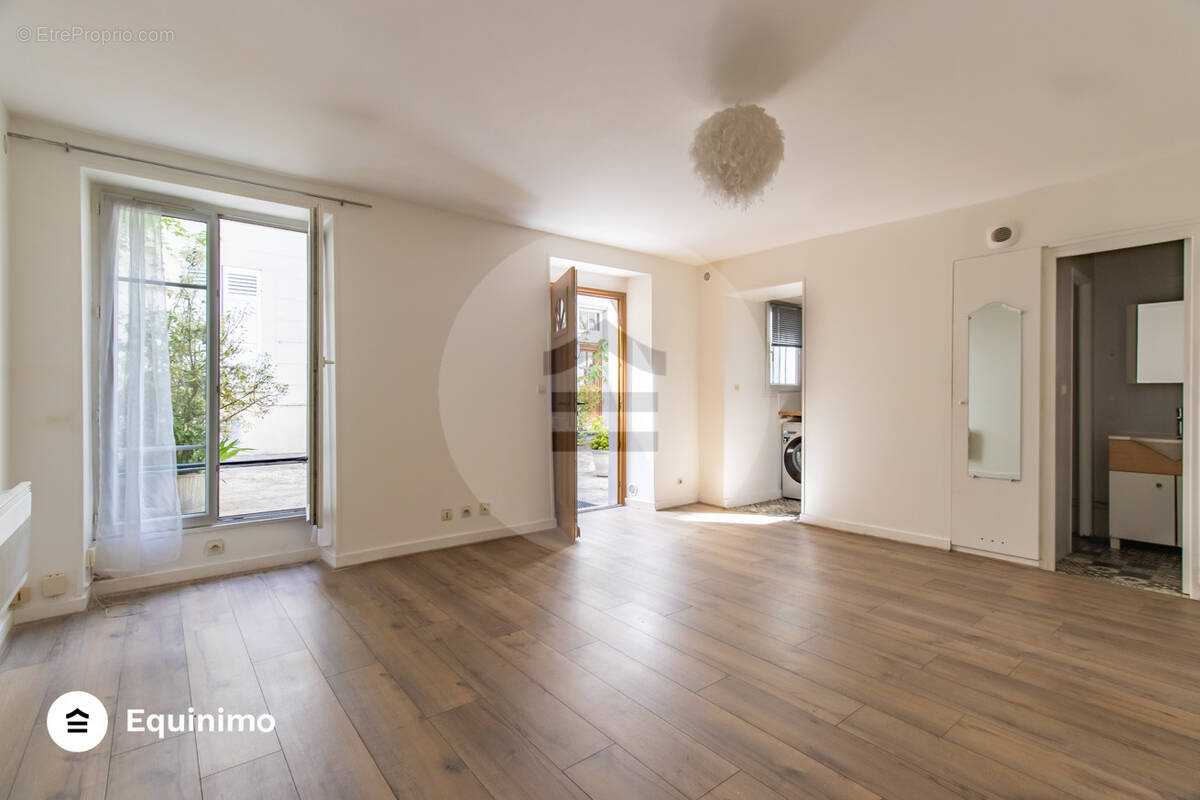 Appartement à PARIS-15E