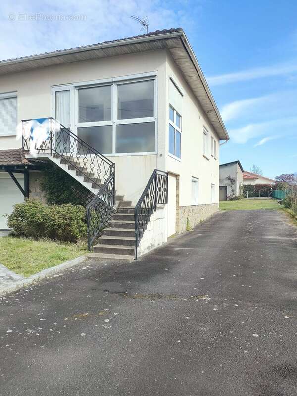 Maison à SAINT-JUNIEN