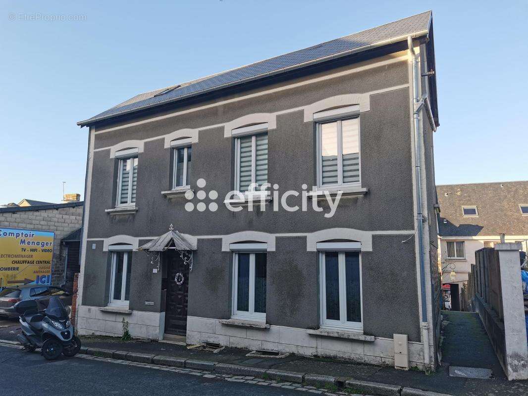 Maison à SAINT-SEVER-CALVADOS