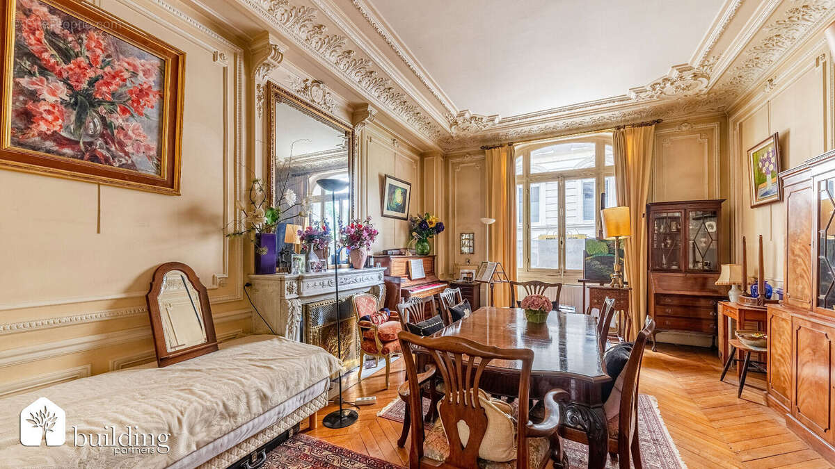 Paris 16ème - Place des Etats-Unis - Appartement 4 pièces de 115.02 m² - photo 4