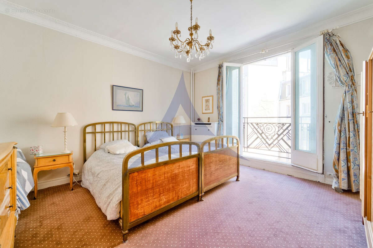 Appartement à PARIS-12E