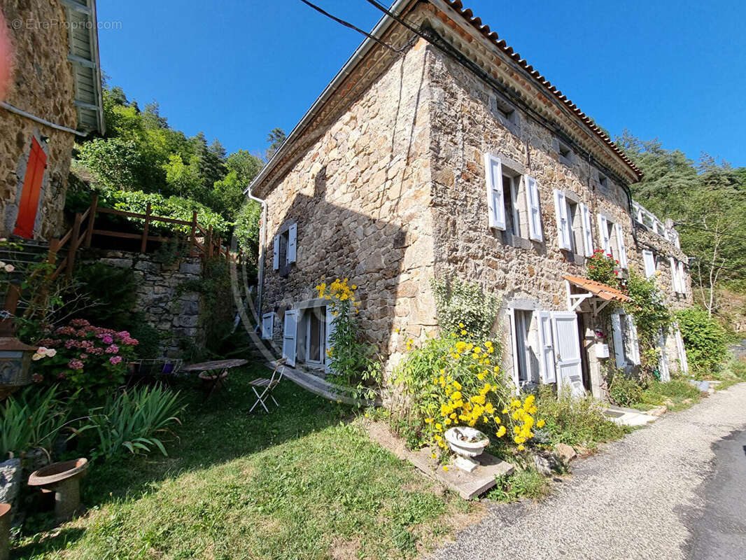Maison à SAINT-PIERRE-SUR-DOUX