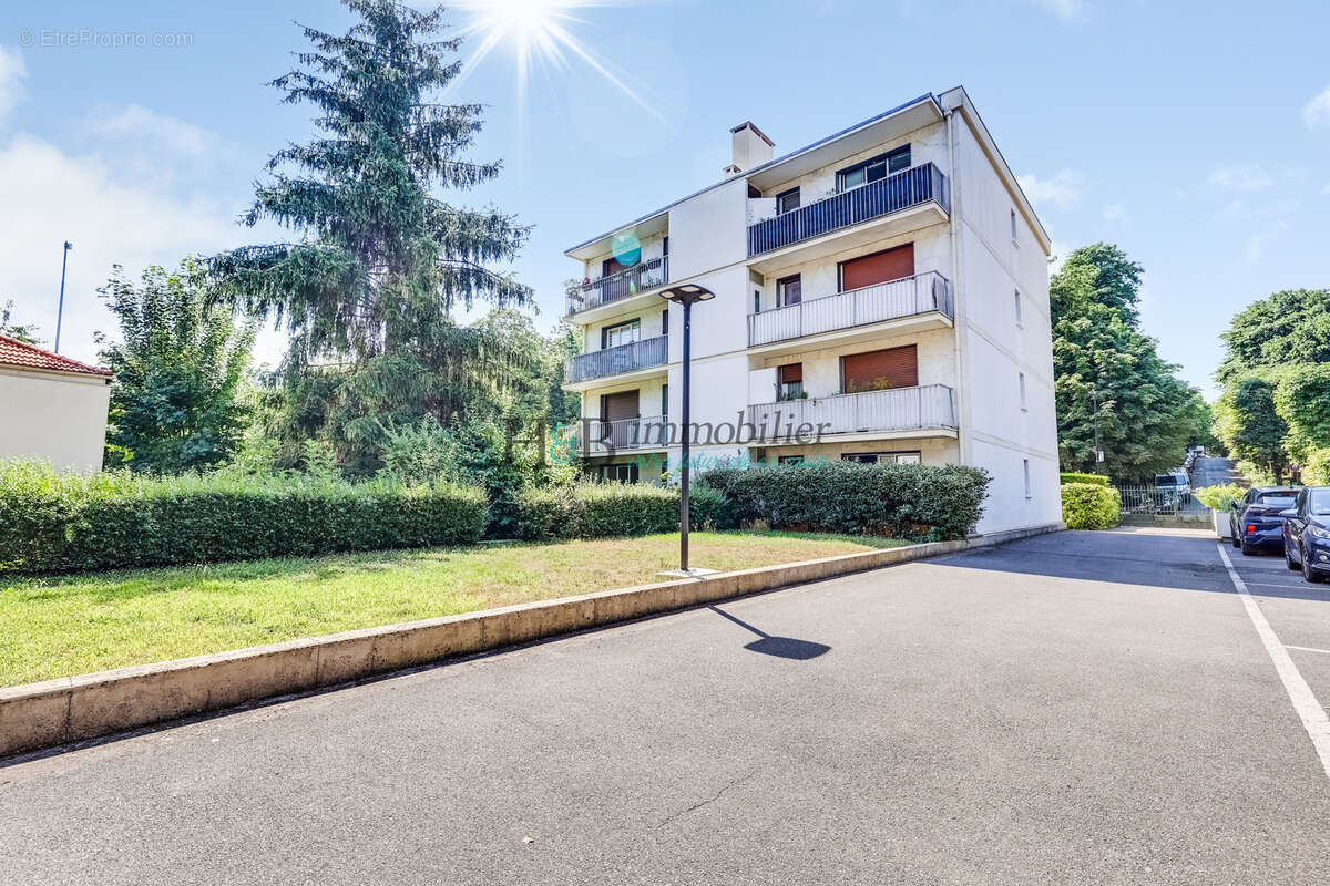 Appartement à SAINT-MAUR-DES-FOSSES